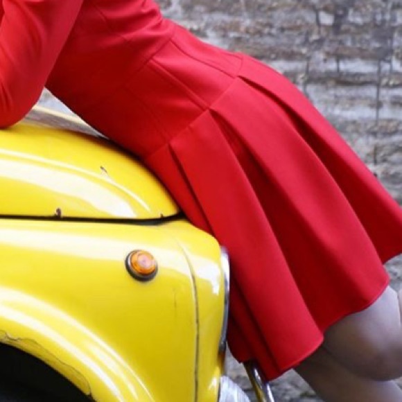 Meet your Posher, Tara Dactyl - Picture 3 of 5